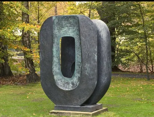 Barbara Hepworth, Dual form.Marjon Gemmeke