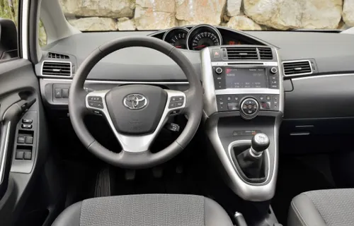toyotaverso21