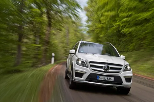 2013-Mercedes-Benz-GL-63-AMG-MEDIUM