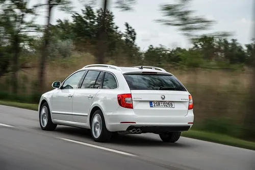 skoda superb my13 130528 001