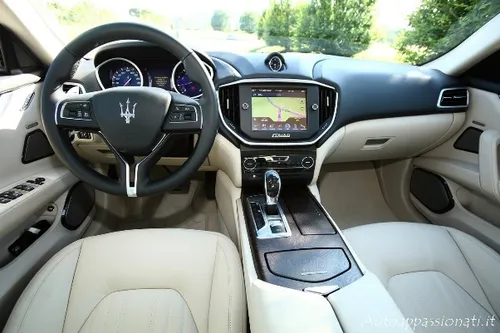 Maserati Ghibli interni