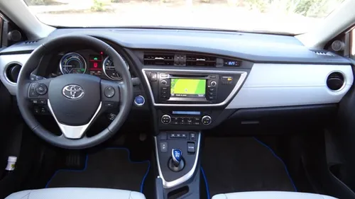 Interni Auris Touring Sports 2013