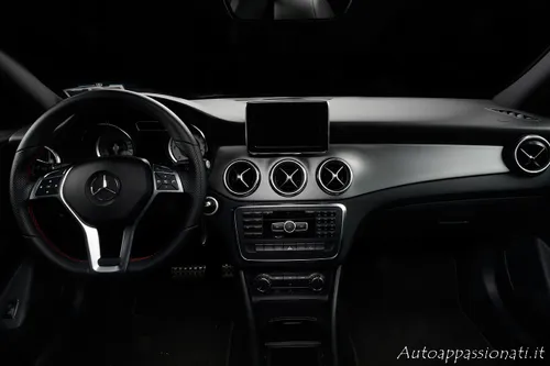 Interni Mercedes CLA