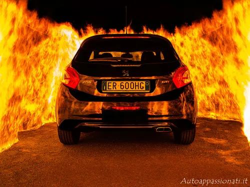 Peugeot 208 GTi fire burn