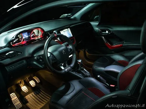 Peugeot 208 GTi Interni Volante