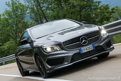 Mercedes CLA-015