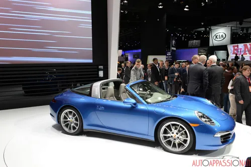 Porsche 911 Targa 2014 Detroit 02