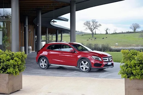 Mercedes-Benz GLA 143