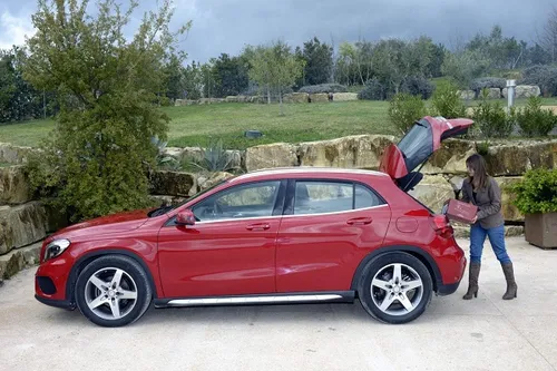 Mercedes-Benz GLA 76