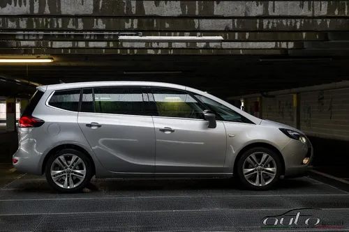 Opel Nuova Zafira
