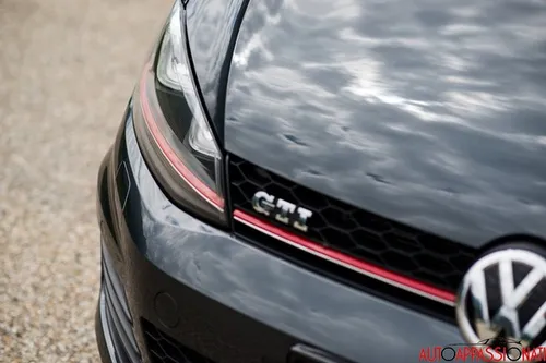 VW Golf GTI 01