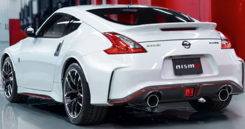 2015-Nissan-370Z-Nismo-rear