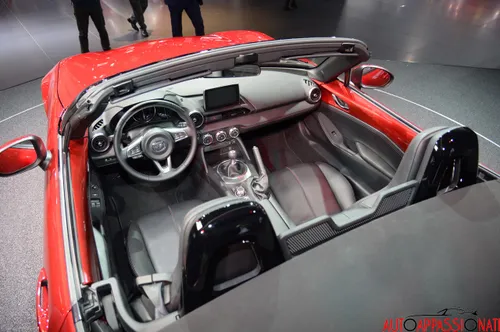 Nuova Mazda Mx-5 al Salone di Parigi