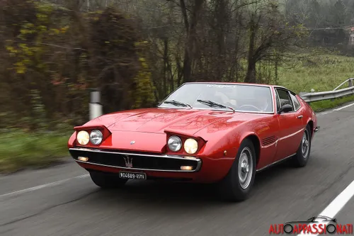 Maserati Ghibli 1966 red 034