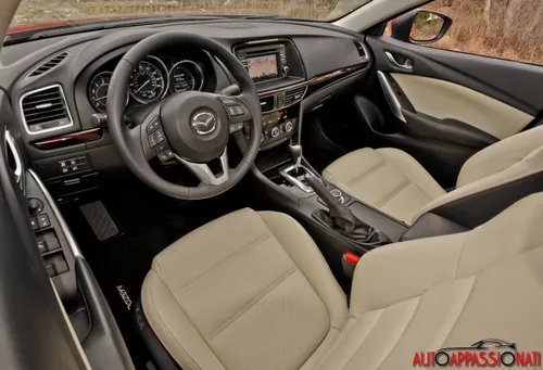 Mazda 6 - Interni