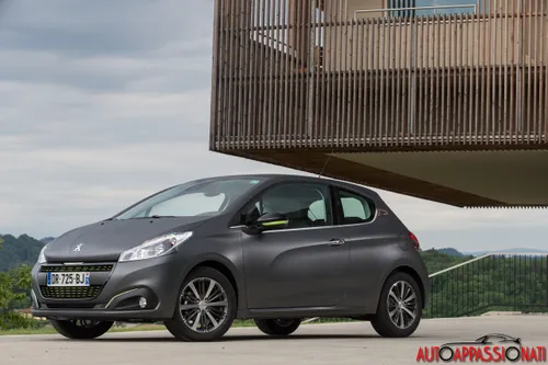 Peugeot 208 2015