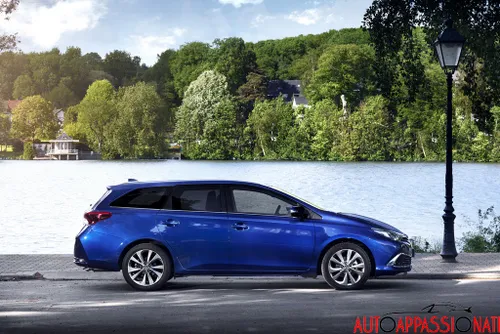 new Toyota Auris 2015