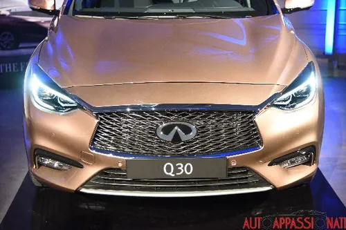 infiniti q30 0220copia