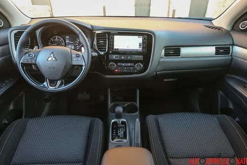 Mitsubishi outlander MY16