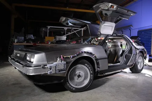 delorean restoration team 1 futuro