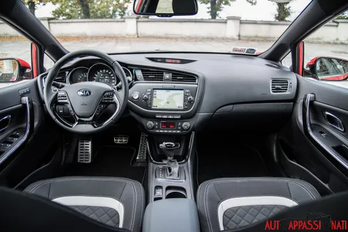 Nuova Kia cee'd 2016 - interni