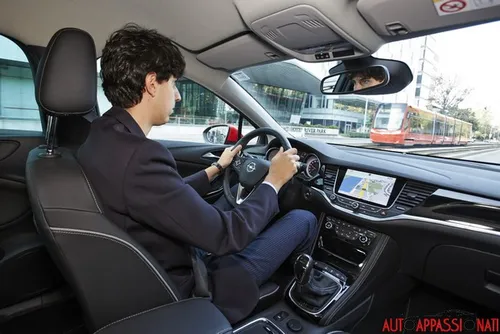 Nuova Opel Astra 2015 05