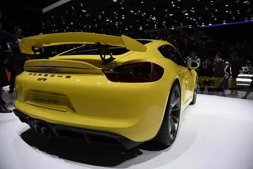 Porsche Cayman GT4 2