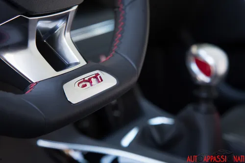 Peugeot 308 GTi By Peugeot Sport