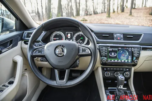 Interni Nuova Skoda Superb 2015