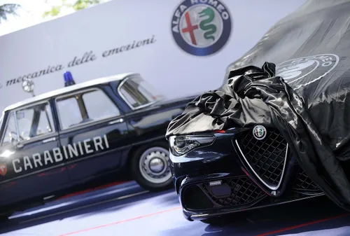 Alfa Romeo Consegna Giulia Carabinieri 01