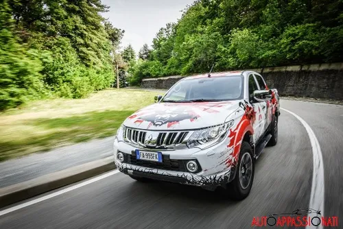 Mitsubishi L200 int1