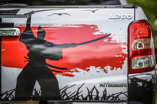 Mitsubishi L200 int3