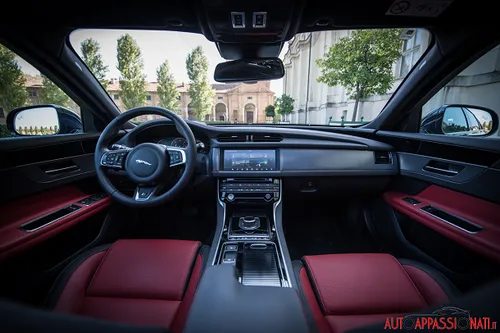Jaguar XF AWD | Interni