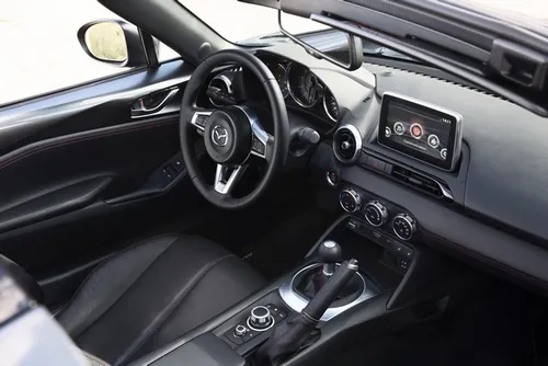 Mazda MX5 MY17 interni