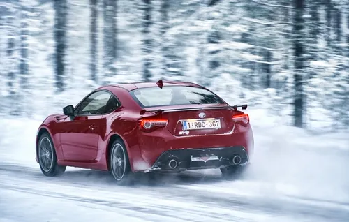 Toyota GT86 MY17 esterni2