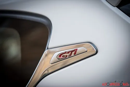 Peugeot 208GTi 05 LogoGTi