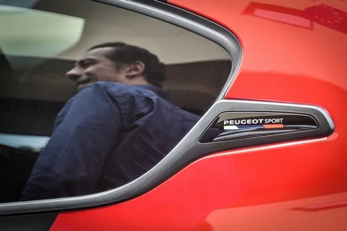 Peugeot SensationDriver2