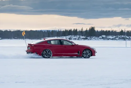  test di Kia Stinger 