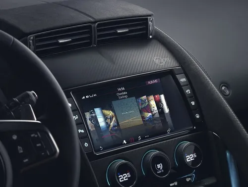 Jaguar F-Type MY 2018 con nuovo sistema di infotainment