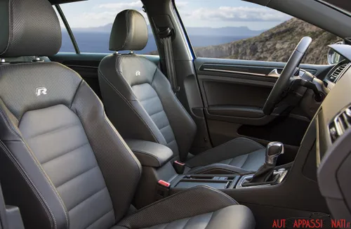 Volkswagen Golf R interni