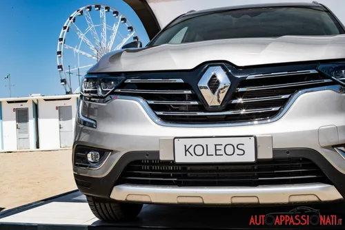 Renault Vertical Summer Tour