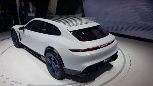 Mission E Cross Turismo