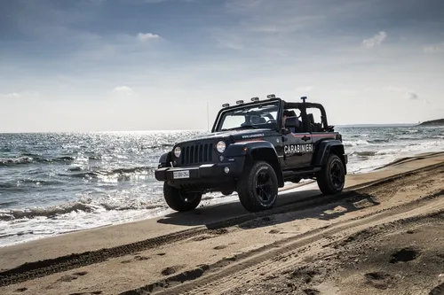 Jeep Wrangler ai carabinieri