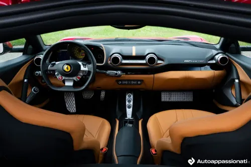 interni ferrari 812 superfast