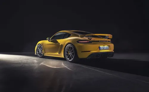  718 Cayman GT4 