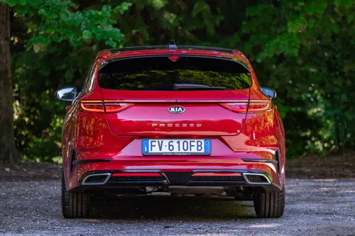 Kia Proceed