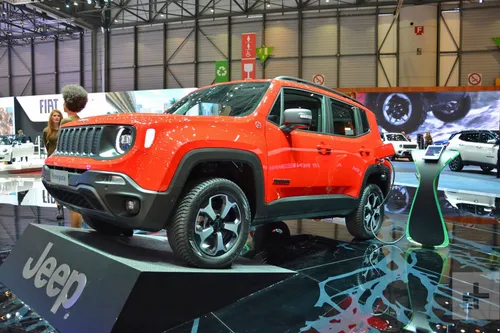 dt geneva 2019 jeep renegade phev 1