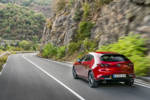 Mazda3 Skyactiv-X Soul Red