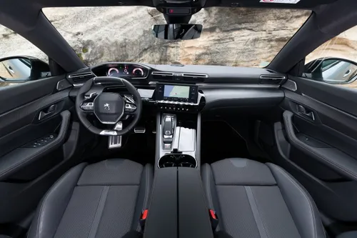 Interni Peugeot 508: spicca l'i-Cockpit evoluto