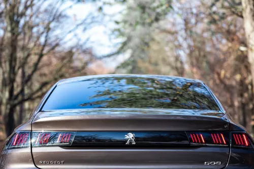 fari post peugeot 508